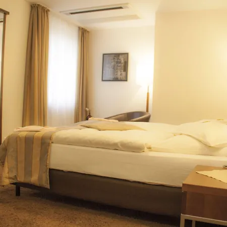 Zum Adler Hotel 3*