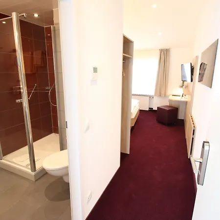 Zum Adler ホテル 3*