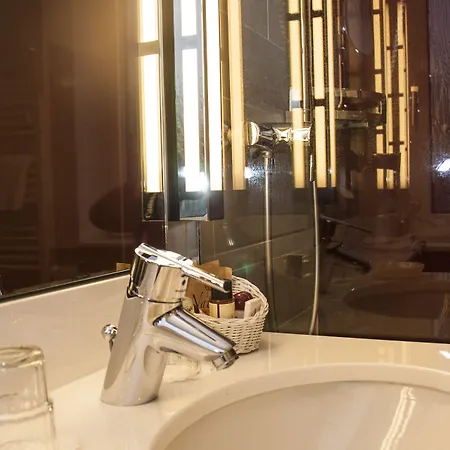 Zum Adler Hotel 3*